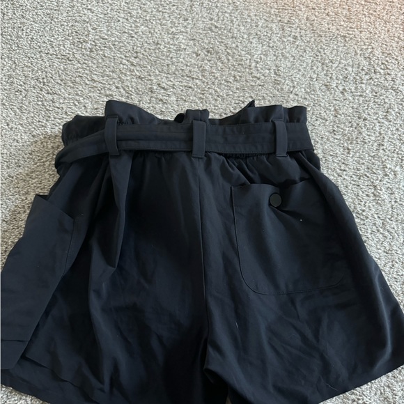 Athleta paper bag shorts - Picture 2 of 3